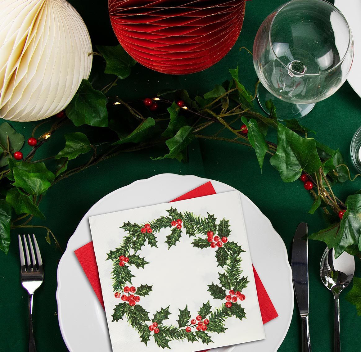 Holly Wreath Paper Napkins - 20 Pack | Christmas Napkins |