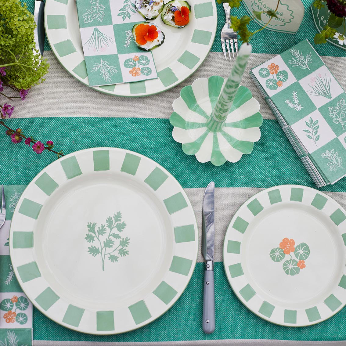 Parsley Enamel Plate - 26cm | Summer Dinner Plates |