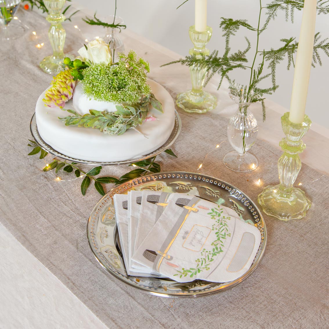 Just Married' Wedding Car Shaped Paper Napkins - 20 Pack | Wedding Decor |