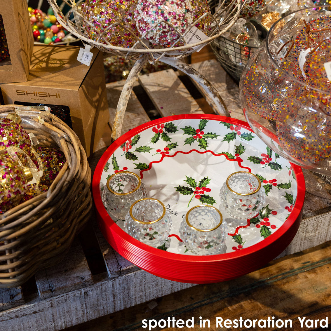 Holly Tin Tray - 30cm
